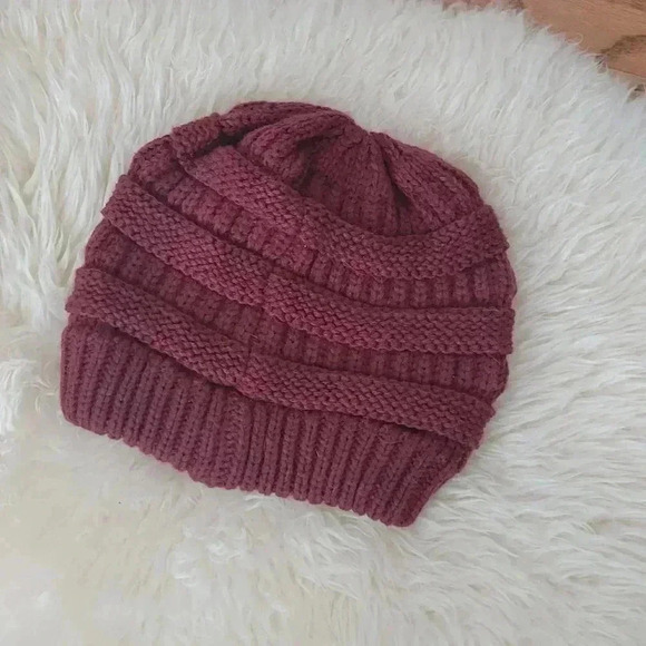 NWOT C.C Acrylic Knit Beanie - Picture 3 of 4